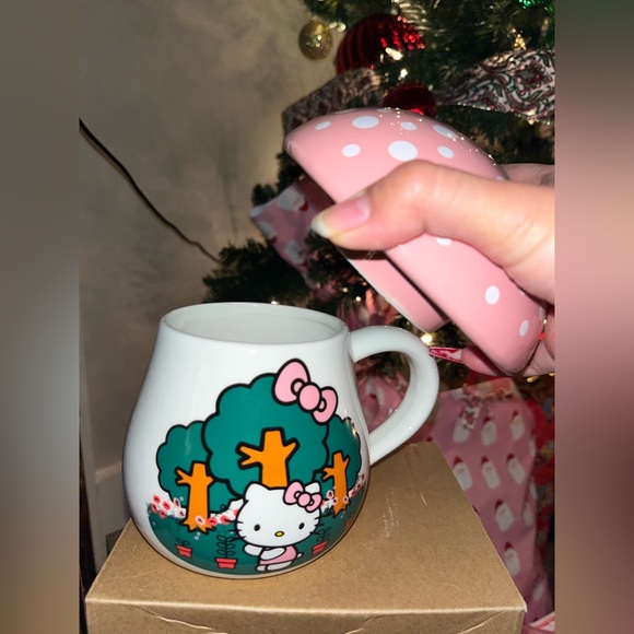 hello kitty mushroom mug 🍄 - Picture 3 of 3